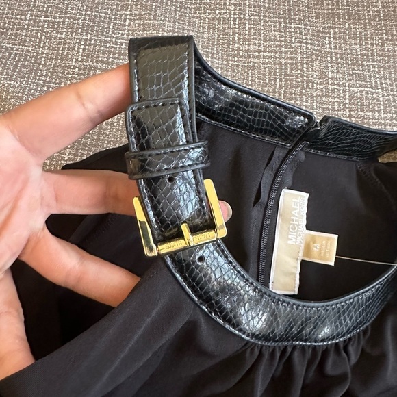 Michael, Michael Kors Women’s Black dolman sleeve cold shoulder buckle Neck Med - Picture 8 of 14